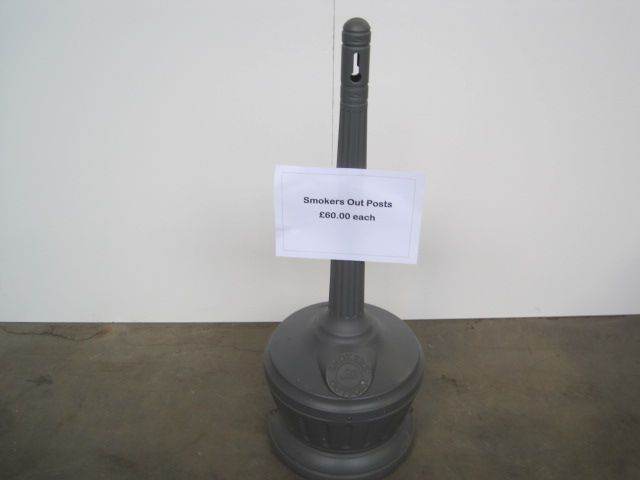 Smokers Outpost - Cigarette Bin/Extinguisher