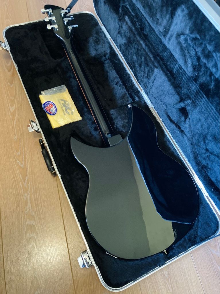 Rickenbacker 330 Jetglo Stealth Edition - Trades