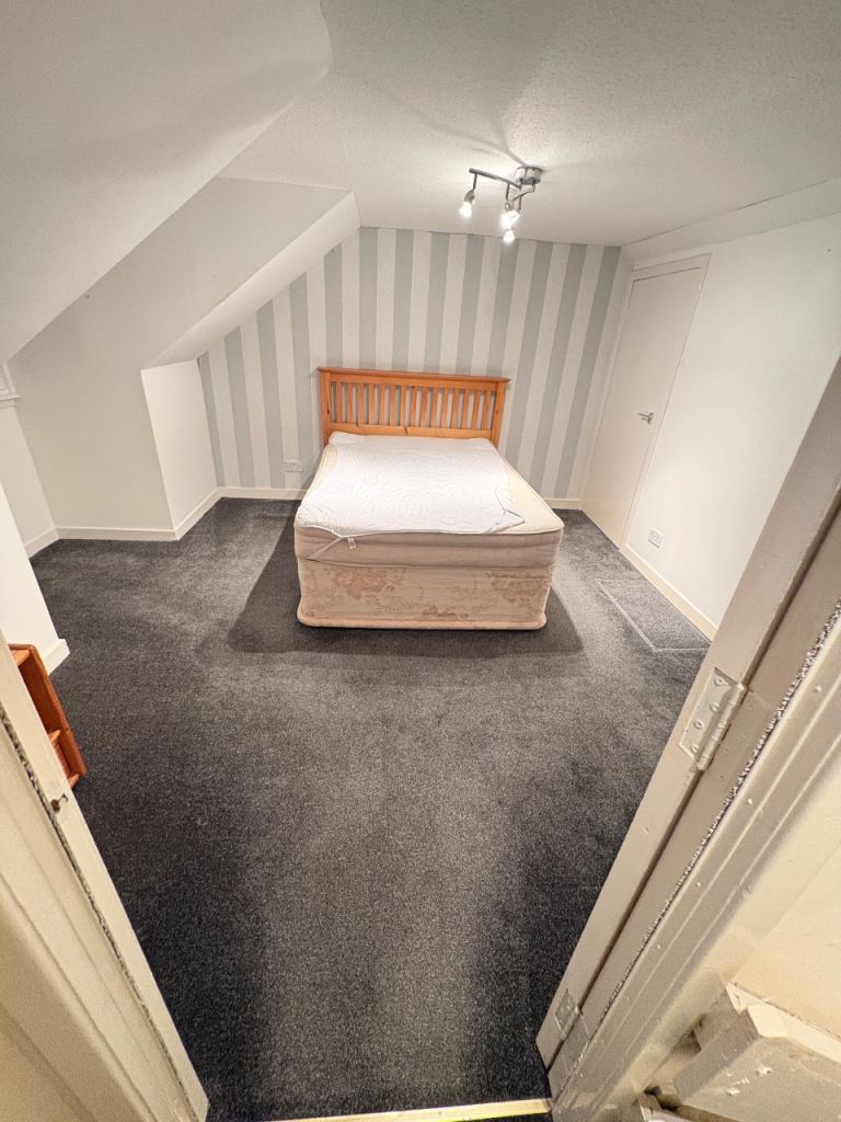 Standard Room to rent 