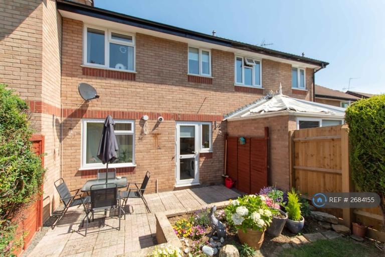 3 bedroom house in Frensham Close, Banbury, OX16 (3 bed) (#2684155)