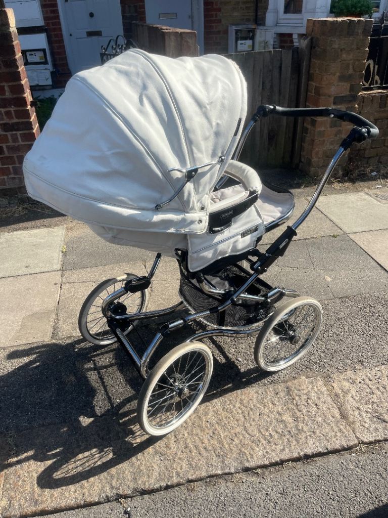 White Pram Stroller with Classic Design – Fair Condition