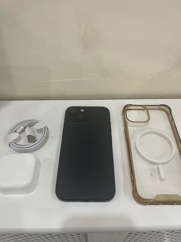 Apple iPhone 15 – Black, As Good As New with Case