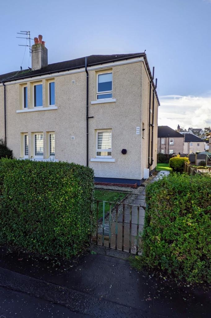 Newly renovated 2 Bedroom Lower Cottage Flat