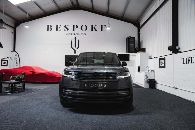 LAND ROVER RANGE ROVER 3.0 P550e 38.2kWh Autobiography 2024