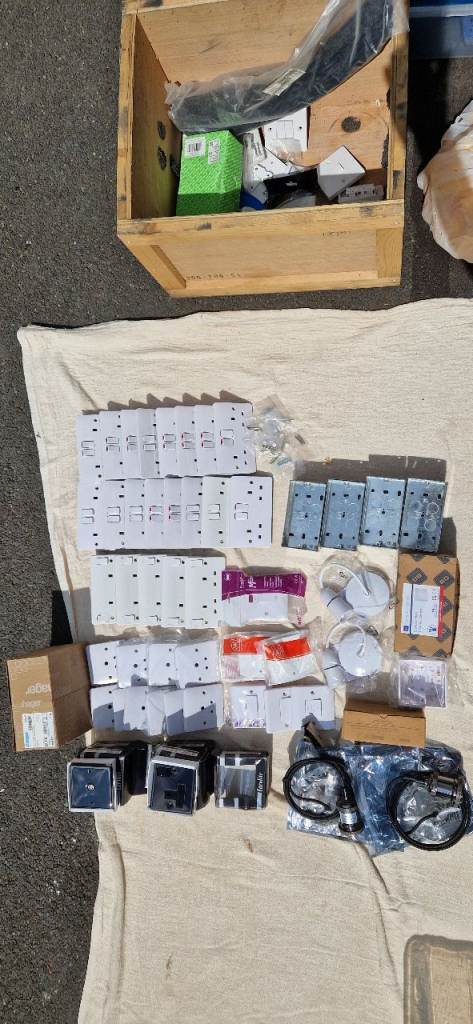 Wiring accessories, sockets and switches