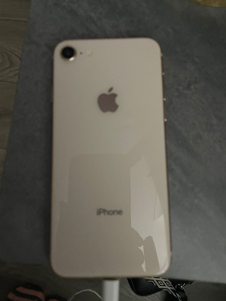Apple I phone 8