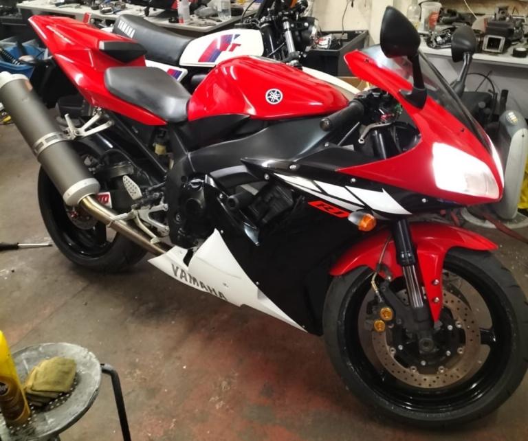 Yamaha r1 