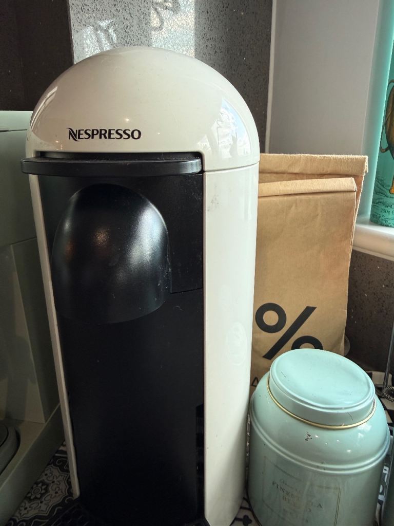 Nespresso Krups Virtuo Machine – White, Good Condition