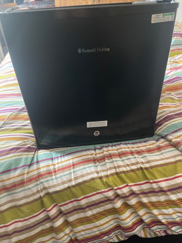 Russell Hobbs small counter top fridge 