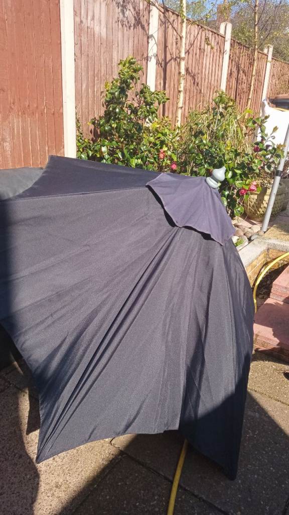 Garden parasol umbrella good condition £10