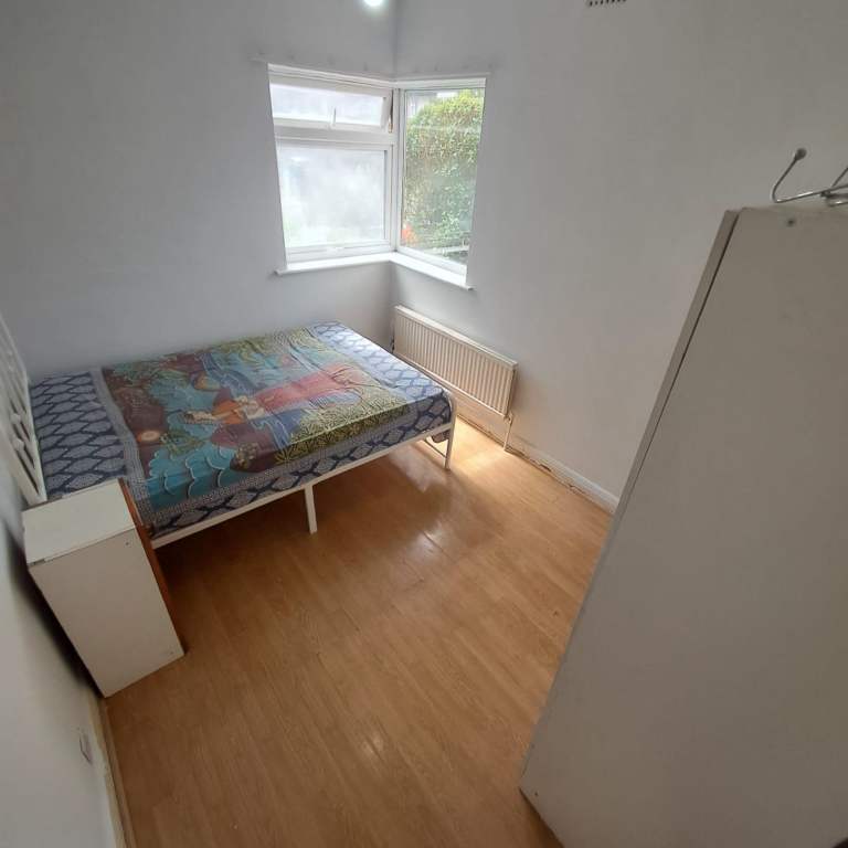 Double Room Available in Harrow