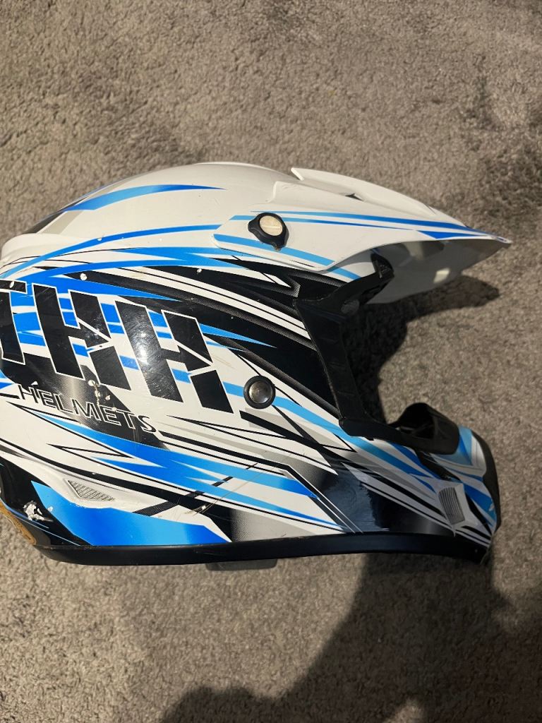 THH motocross helmet size medium 57-58cm