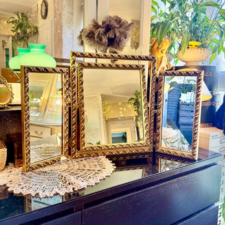 gold triple dressing table mirror Oxford Triptych Dressing Table Mirror, Wood – Simpsons London main image 0