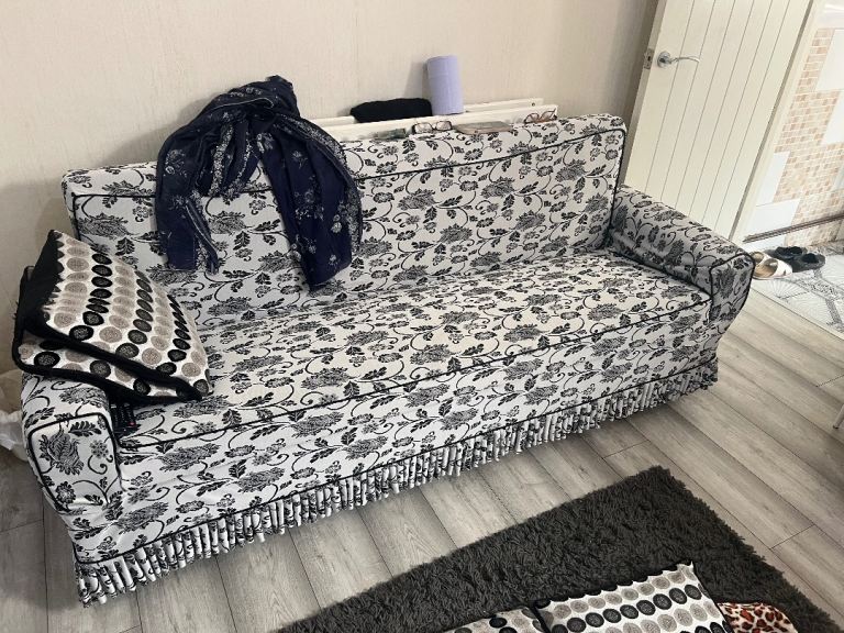 Settee x2 in good condition