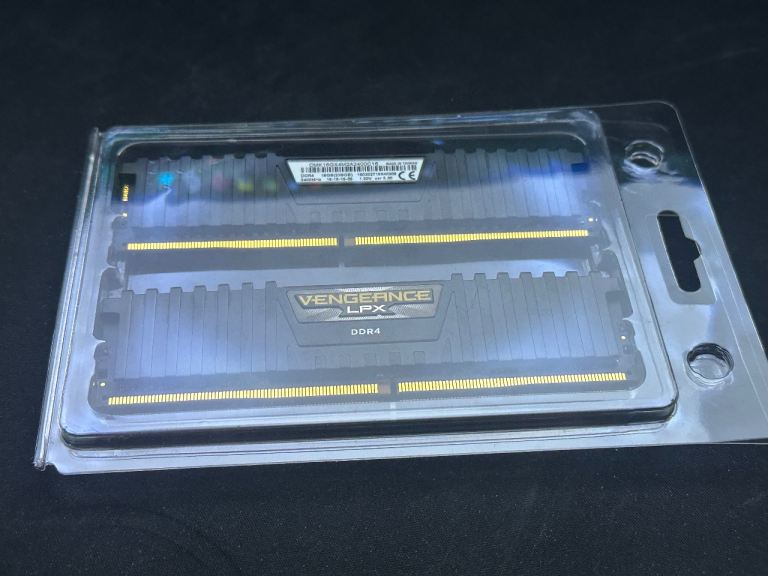 16GB DDR4 RAM - Vengeance LPX 2400 (2x8GB)