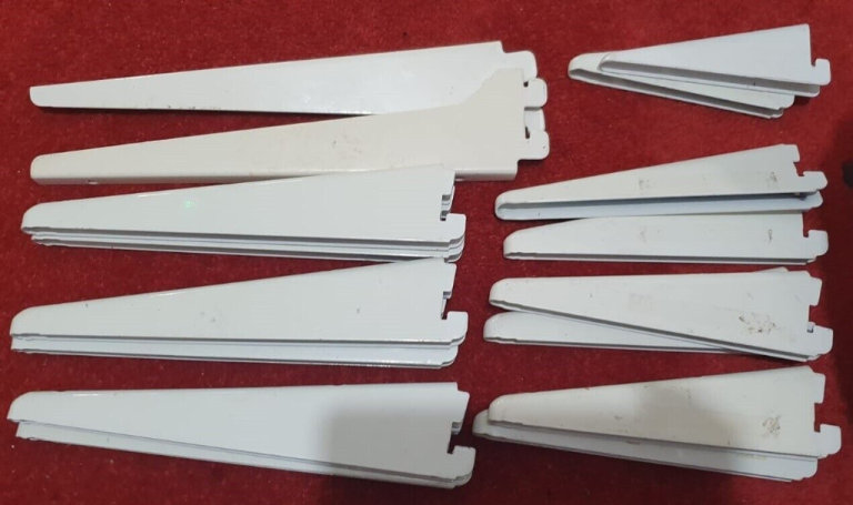 8 PAIRS SLOT IN SHELF BRACKETS & UPRIGHTS