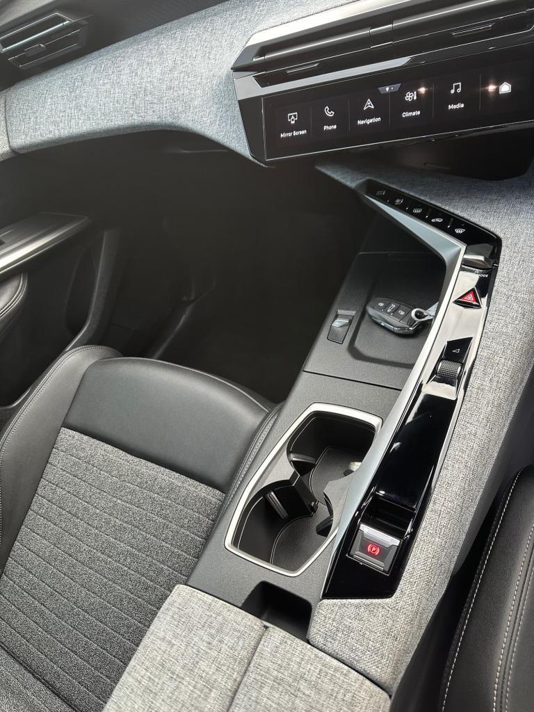 2025 Peugeot 3008 1.2 Hybrid 136 Allure 5dr e-DSC6 HATCHBACK Petrol Semi Automatic