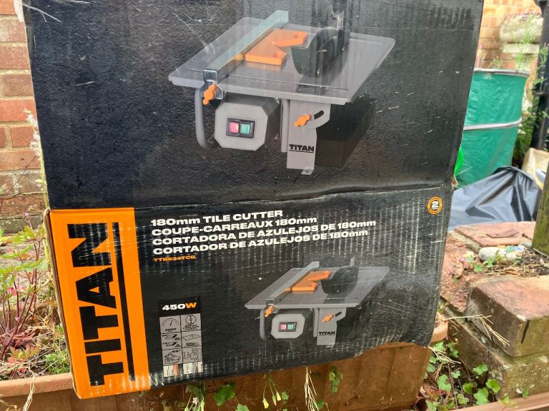 Tile cutter