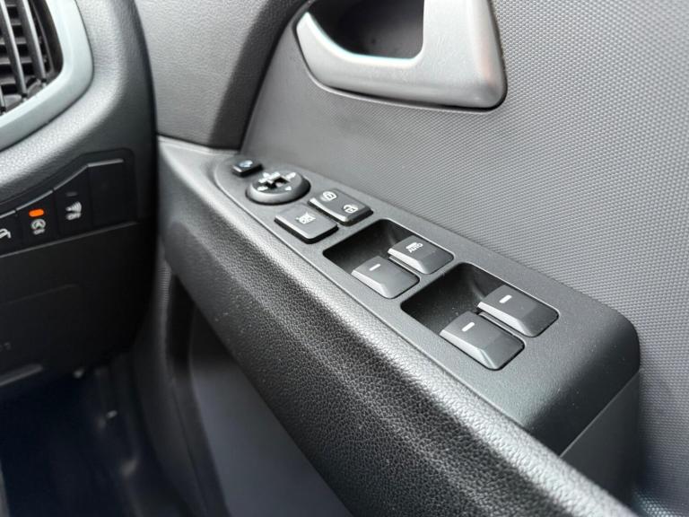 2016 Kia Sportage 1.7 CRDi EcoDynamics 3 2WD Euro 6 (s/s) 5dr ESTATE Diesel Manual