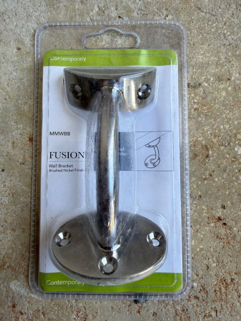 Staircase wall brackets