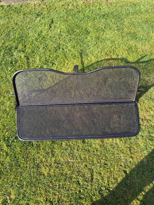  Volkswagen Beetle 2005/6 Convertible Wind deflector