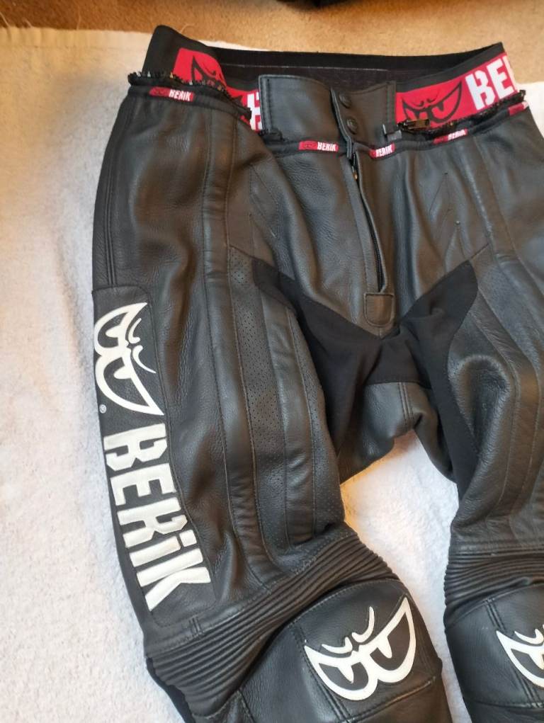 Berik Ls2-8323 2pc Leather Mens Motorcycle Suit Size Medium 32" Waist 42" Chest