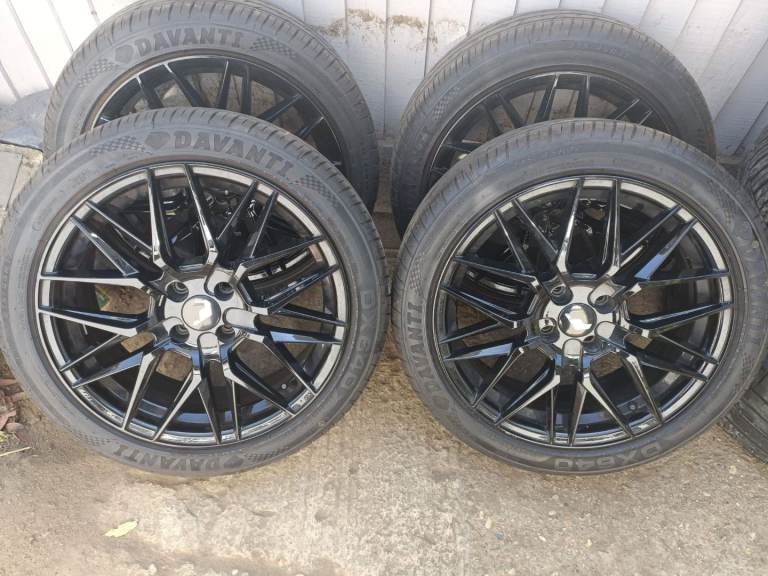 SET OF 4 ALLOY WHEELS AND TYRES 