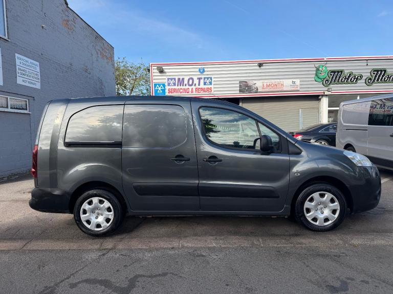 Peugeot Partner 1.6 eHDi 750 SE 6 Seat Crew Van