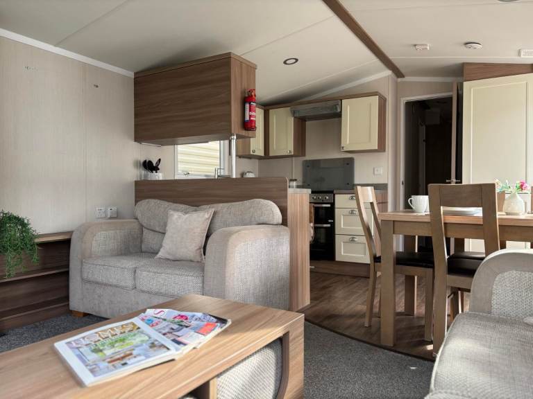 STATIC CARAVAN FOR SALE AT BROADLAND SANDS HOLIDAY PARK - 11.5 MONTH OWNER SEASON!