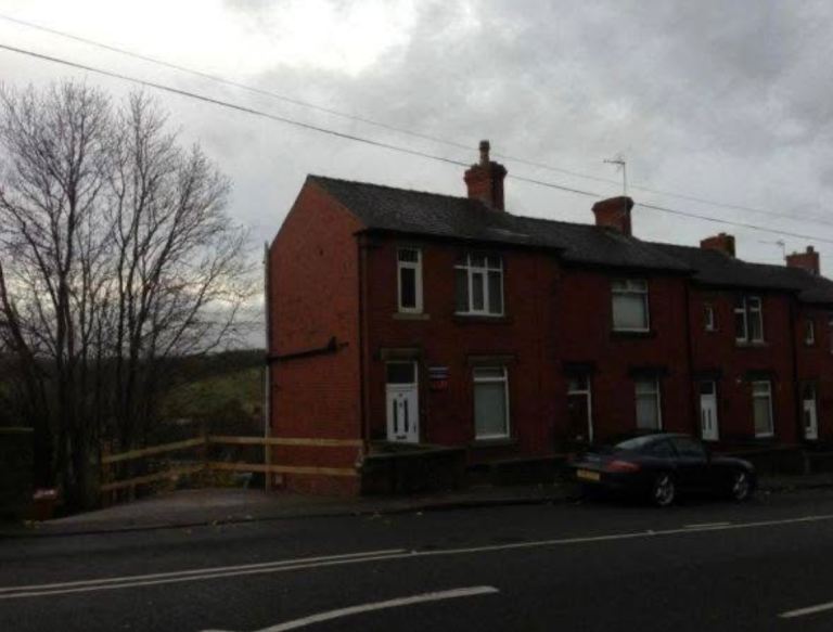 To Let One Bed Flat, Huddersfield HD8 0BJ 