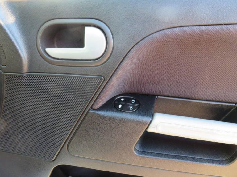 FORD FUSION 1.6 Zetec 5dr 2009