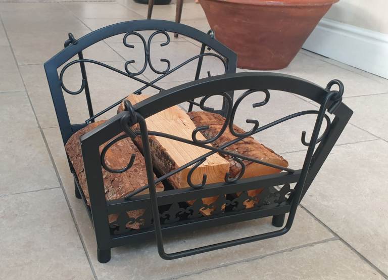 BLACK METAL LOG/KINDLING HOLDER