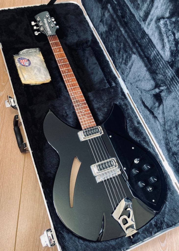 image for Rickenbacker 330 Jetglo Stealth Edition - Trades