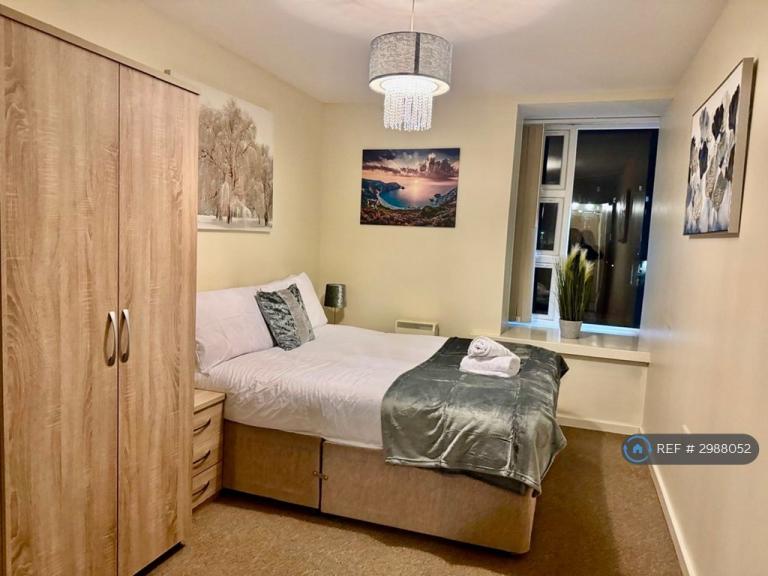 1 bedroom flat in Thornaby Place, Thornaby, Stockton-On-Tees, TS17 (1 bed) (#2988052)