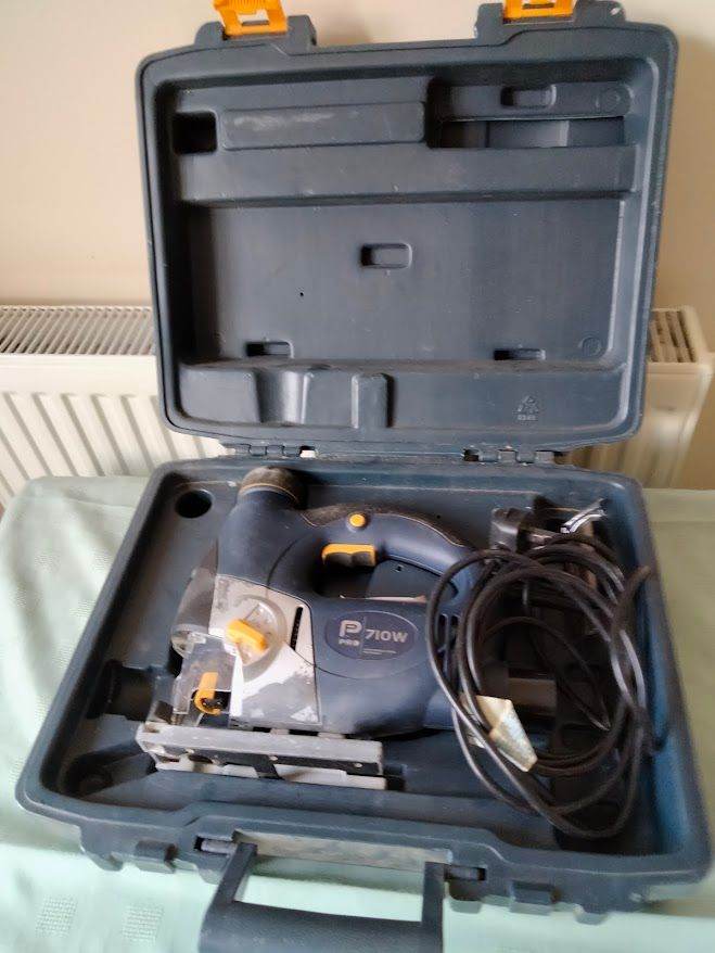  Jigsaw Power Saw in Case – Good Condition