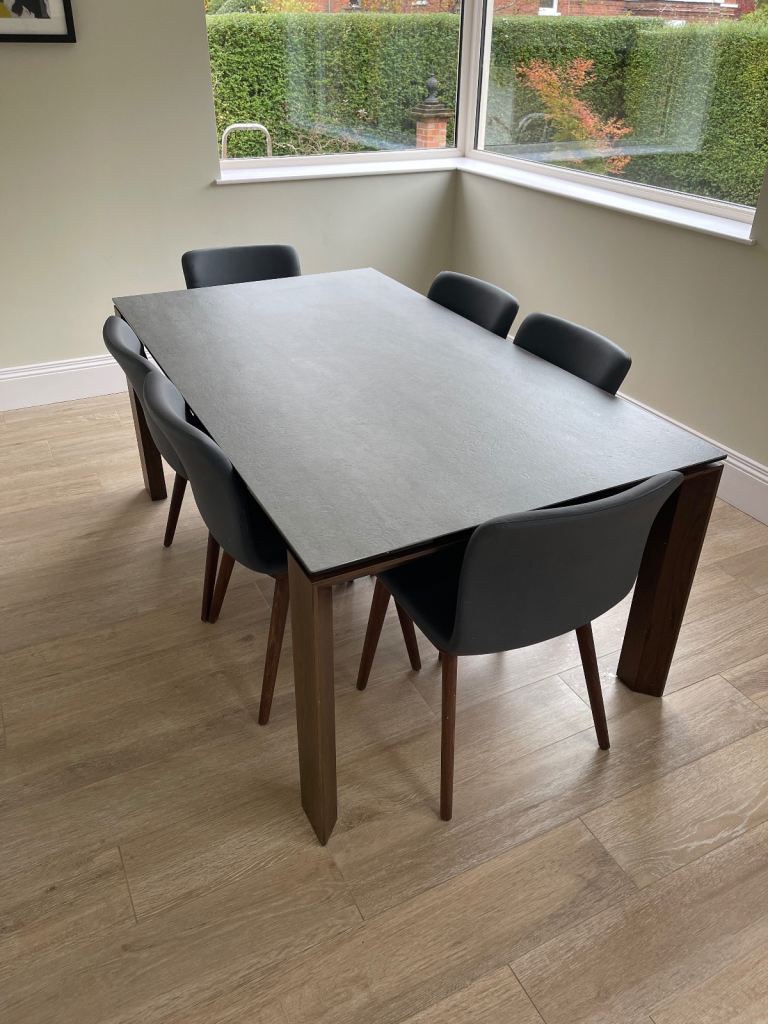 Calligaris Omnia extending dining table and 6 Calligaris Annie chairs