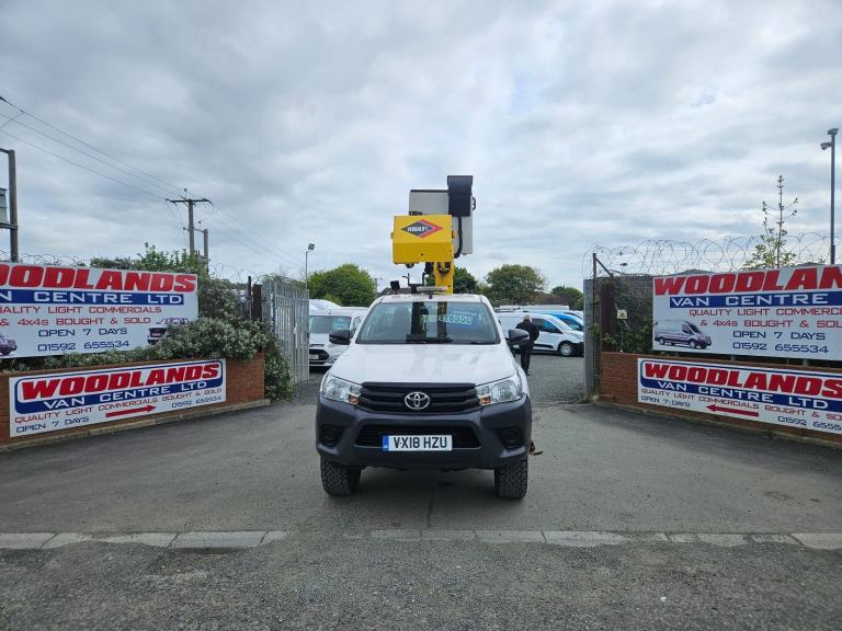 2018 ON 18 PLATE TOYOTA HILUX ACTIVE CHERRY PICKER D-4D 4X4 S/C 150BHP 2.4 ULEZ 