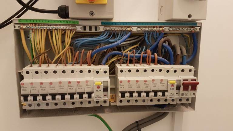 Friendly Local Electrician & Property Specialist | Putney & SW15 Area