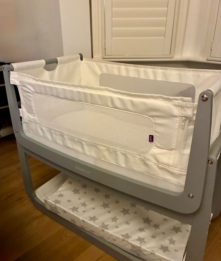 SnüzPod 4 Bedside Crib - White Grey, Good Condition
