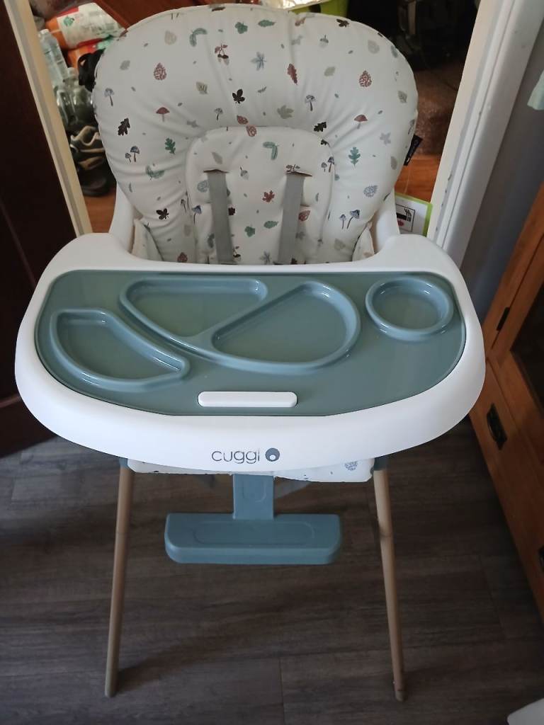 Cuggl High Chair with Tray and Cushion – As Good As New