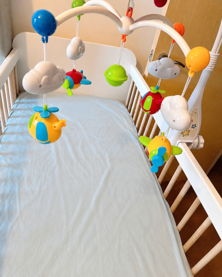 White Wooden Baby Cot with Mattress – Good Condition