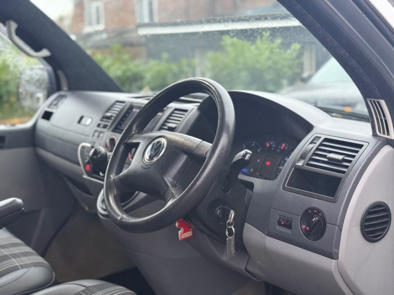 Volkswagen, TRANSPORTER SHUTTLE, Minibus, 2005, Manual, 2460 (cc)