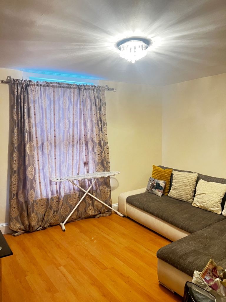 1 bedroom flat in Plumstead high street 
