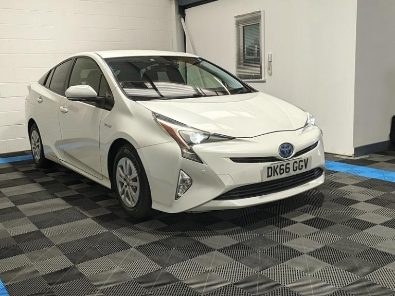  Toyota Prius Vvt-I Active Hatchback HYBRID Semi Automatic