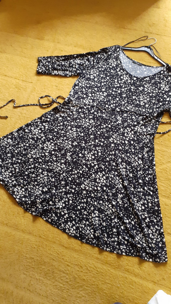 Size 20 Dress Black & White