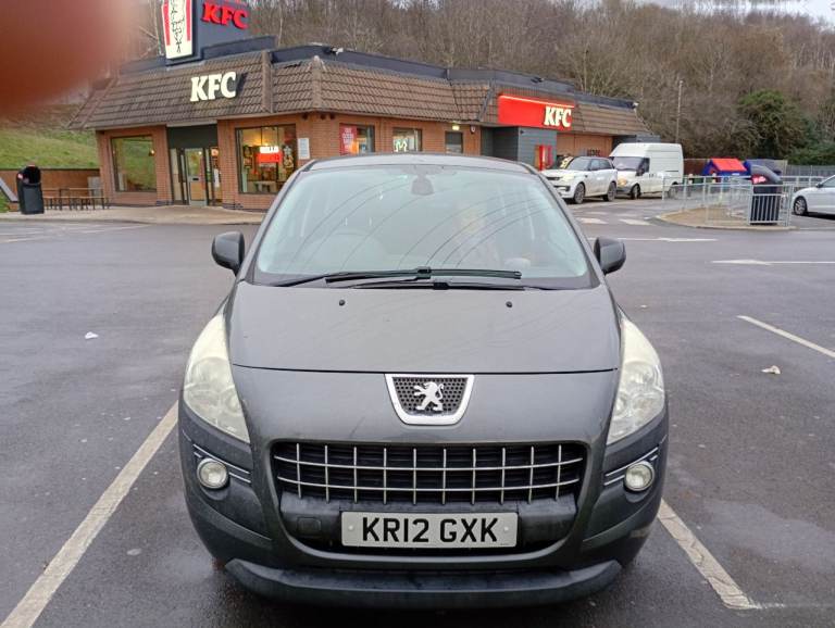 Peugeot, 3008, Hatchback, 2012, Semi-Auto, 1560 (cc), 5 doors