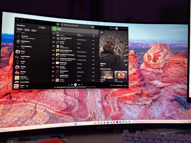 32 Curved Gaming Monitor – Good Condition