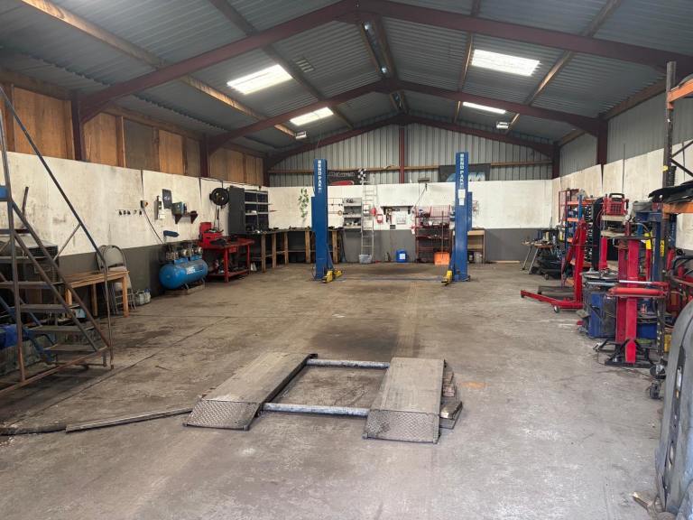 B2 use mechanic workshop 