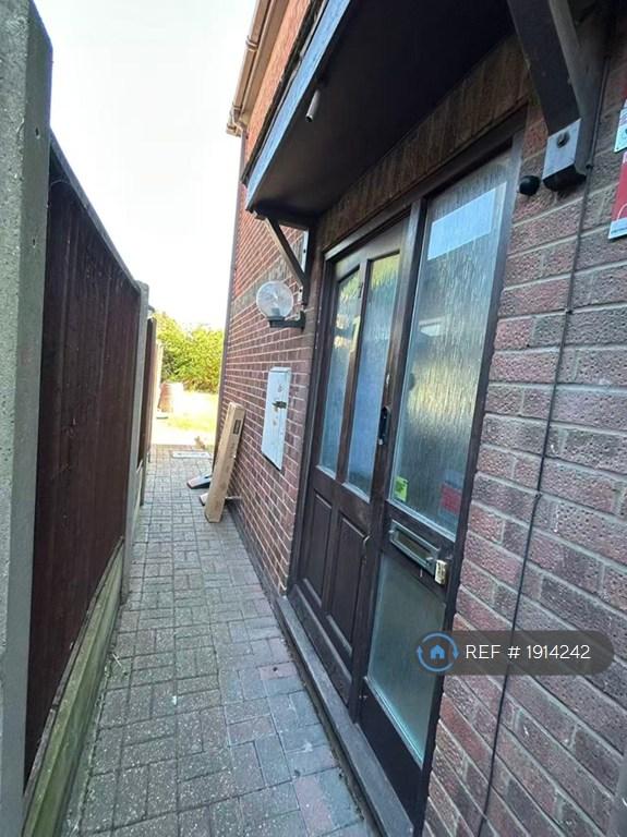 1 bedroom house in Benjamin Court, Rainham, RM13 (1 bed) (#1914242)