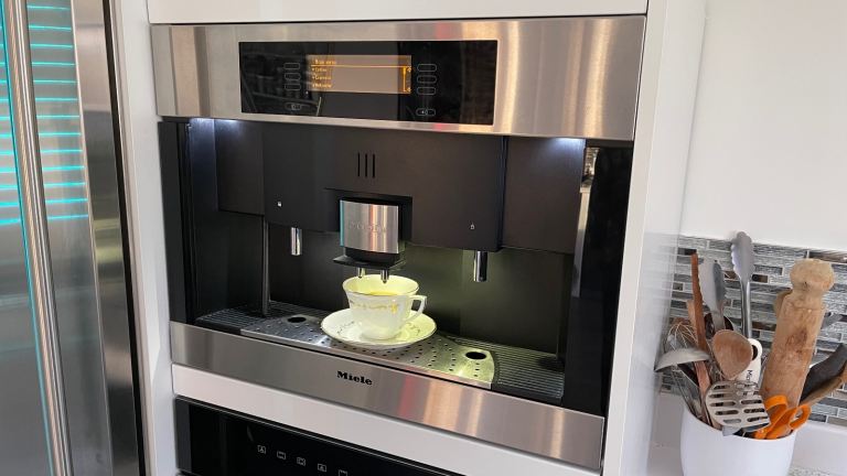 Integrated Coffee Machine CVA 4085 - Stainless Steel, Good Condition